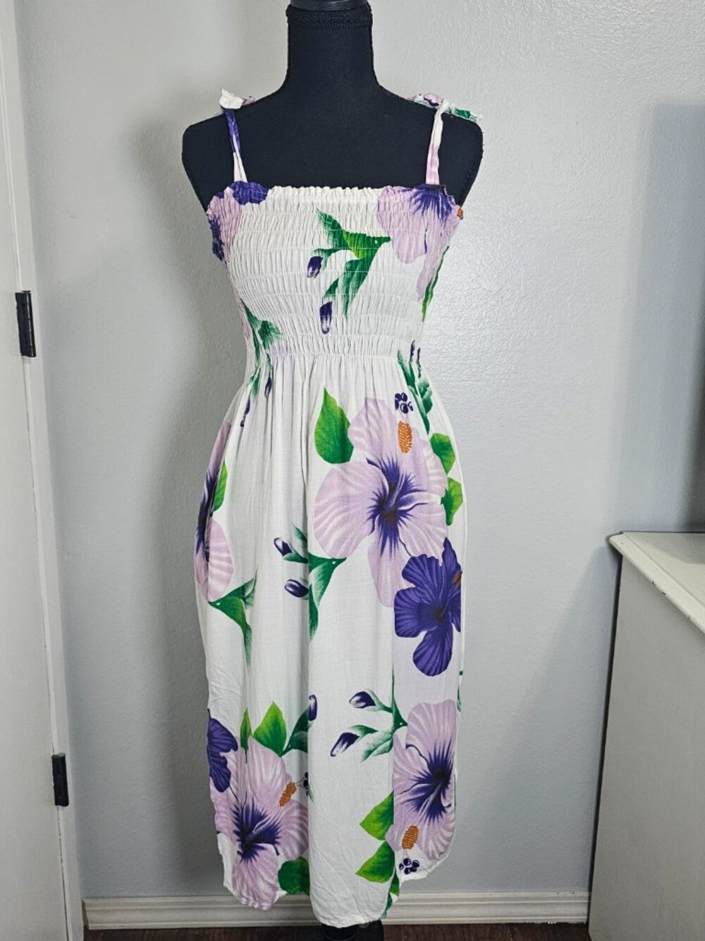 Unbranded Floral White Purple Smoched Elastic Tie Shoulder Strap Dress - Size S - Picture 2 of 5